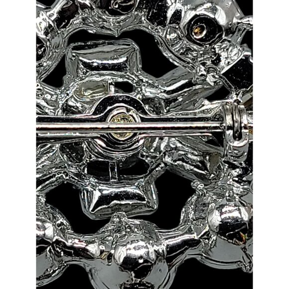 Vintage Snowflake Rhinestone Brooch Silver Tone Setting Clear Glass - Picture 5 of 12